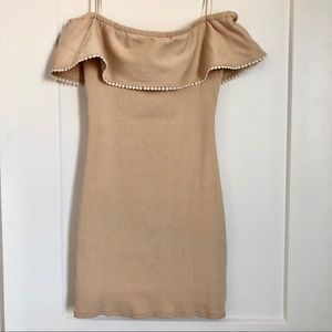 🌟WAYF🌟OFF THE SHOULDER NUDE DRESS